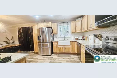 525 Black Oak Drive, Pocono Twp, PA 18372 - Photo 3