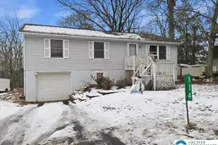 114 Carol Rd, Middle Smithfield, PA 18302 - Photo 1