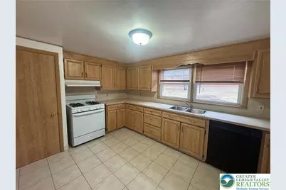 257 E 2nd Street, Wind Gap Boro, PA 18091 - Photo 3