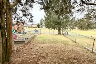 5742 Greens Dr, Lower Macungie, PA 18106 - Photo 11