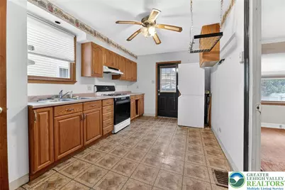 828 Miller Street, Wilson, PA 18042 - Photo 11