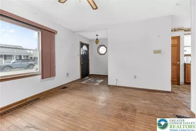 828 Miller Street, Wilson, PA 18042 - Photo 7