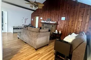 204 Shawnee Dr, Middle Smithfield, PA 18302 - Photo 5