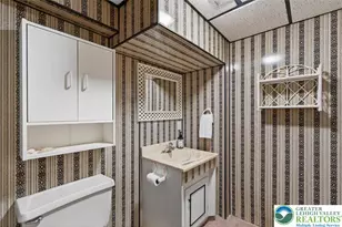 1824 Hilltop Terrace, Bethlehem City, PA 18018 - Photo 23