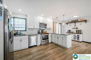 2731 Bonnyview Ln, Coolbaugh Twp, PA 18466 - Photo 7