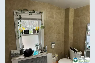 412 Pennsylvania Avenue, Roseto, PA 18013 - Photo 9