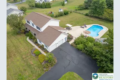 5033 Ancinetta Drive, North Whitehall Twp, PA 18078 - Photo 9