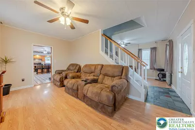 38 W 2nd Street, Wind Gap, PA 18091 - Photo 9