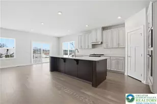 6405 Robin Rd, Lower Macungie Township, PA 18062 - Photo 9