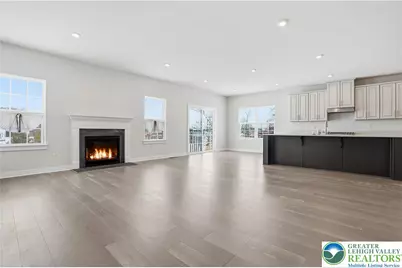 6405 Robin Road, Lower Macungie Township, PA 18062 - Photo 9