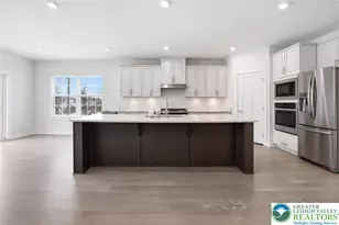 6405 Robin Rd, Lower Macungie Township, PA 18062 - Photo 11