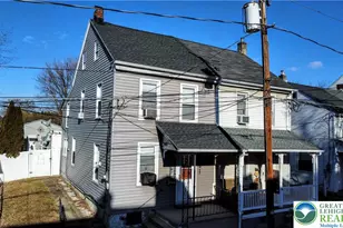 324 Walnut St, Catasauqua, PA 18032 - Photo 1