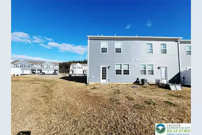 1182 Susan Circle, Upper Macungie Township, PA 18031 - Photo 5