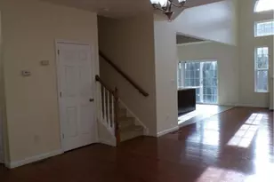 319 Milkweed Dr, Upper Macungie Township, PA 18104 - Photo 3