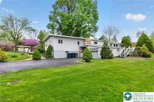1220 Oakwood Dr, Hanover Twp, PA 18017 - Photo 7