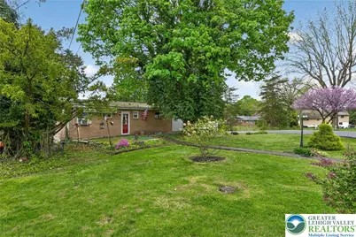 1220 Oakwood Drive, Hanover Twp, PA 18017 - Photo 3