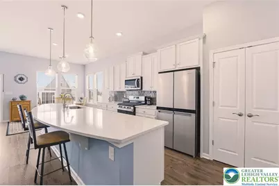 8071 Schaefer Crest, Upper Macungie Township, PA 18031 - Photo 7