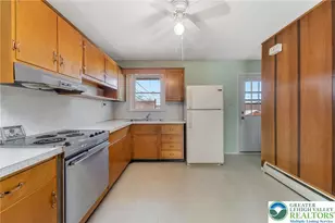 1327 W Wyoming St, Allentown, PA 18103 - Photo 9