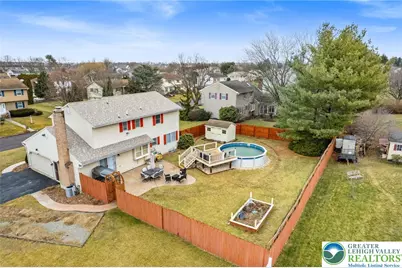 402 Florentine Drive, Forks Twp, PA 18040 - Photo 3