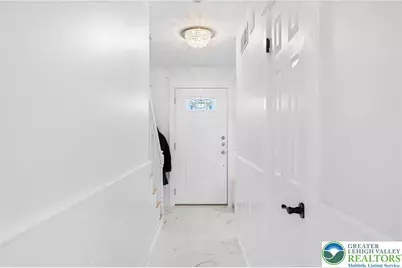 402 Florentine Drive, Forks Twp, PA 18040 - Photo 7