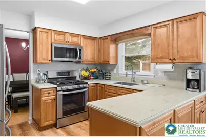 402 Florentine Drive, Forks Twp, PA 18040 - Photo 15