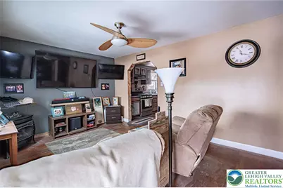 2303 S Filbert Street, Salisbury, PA 18103 - Photo 5