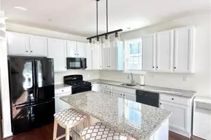 370 Redclover Ln, Upper Macungie Township, PA 18104 - Photo 9