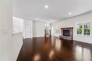 1012 Fairway Dr, Forks Twp, PA 18040 - Photo 9