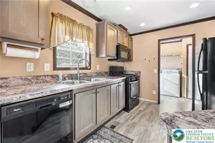 8754 Breinig Run Cir, Upper Macungie Township, PA 18031 - Photo 9