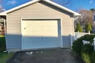 425 Bank St, Nazareth Boro, PA 18064 - Photo 9