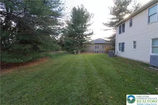 124 Lindfield Cir, Macungie Boro, PA 18062 - Photo 3