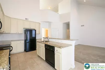 929 Orange Tip Way, Upper Macungie Township, PA 18031 - Photo 5