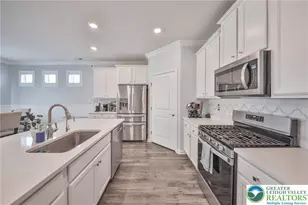 8005 August Ave, Lower Macungie Twp, PA 18031 - Photo 9