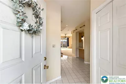 1652 Harding Circle, Whitehall, PA 18052 - Photo 3