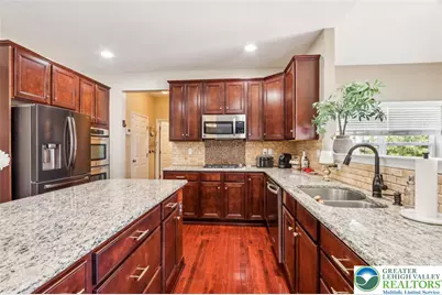 955 Yorkshire Drive, Upper Macungie Township, PA 18031 - Photo 15