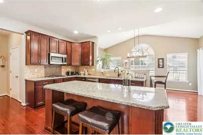 955 Yorkshire Drive, Upper Macungie Township, PA 18031 - Photo 11