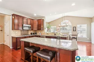 955 Yorkshire Dr, Upper Macungie Township, PA 18031 - Photo 11