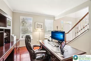 955 Yorkshire Dr, Upper Macungie Township, PA 18031 - Photo 5