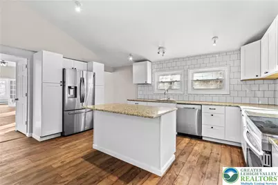 751 W Pennsylvania Avenue, Plainfield Township, PA 18072 - Photo 9