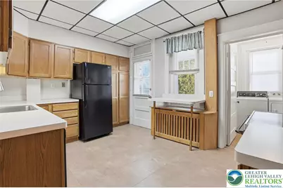 1050 Delaware Avenue, Fountain Hill, PA 18015 - Photo 9