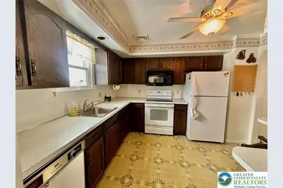 372 Oxford Circle, Moore Township, PA 18014 - Photo 9