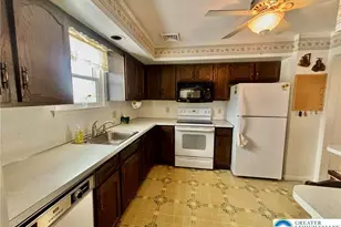 372 Oxford Cir, Moore Township, PA 18014 - Photo 9