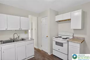 924 Morton St, Bethlehem City, PA 18015 - Photo 3