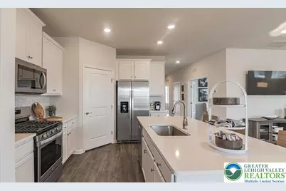 1440 Silk, Upper Macungie Township, PA 18031 - Photo 11