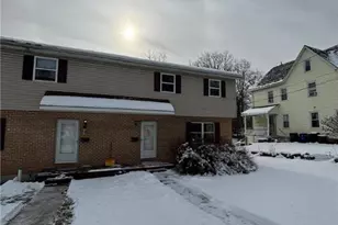 818 William St, Pen Argyl Boro, PA 18072 - Photo 1