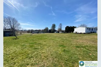 8865 Breinig Run Circle, Upper Macungie Township, PA 18031 - Photo 3