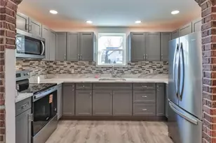 518 Pen Argyl St, Pen Argyl Boro, PA 18072 - Photo 3