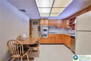 1360 Stonewood Dr, Hanover Twp, PA 18017 - Photo 9