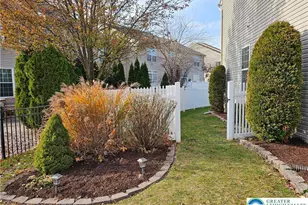 247 Milkweed Dr, Upper Macungie Township, PA 18104 - Photo 3