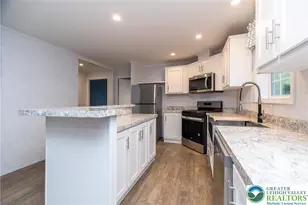 465 Royal Manor Rd, Williams Township, PA 18042 - Photo 3